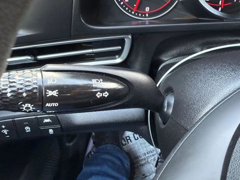 Used 2021 Hyundai Elantra SE image 14