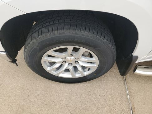 Used 2019 Chevrolet Silverado 1500 LT w/ All-Star Edition image 38