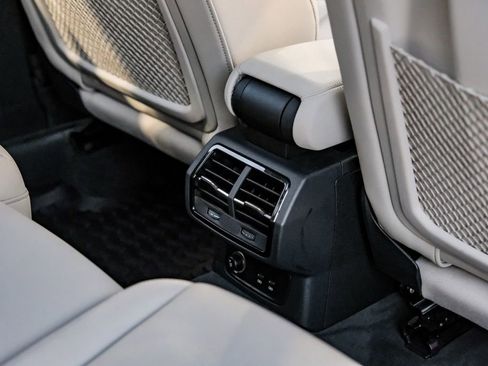 Used 2020 Audi Q3 2.0T Prestige w/ Prestige Package image 41