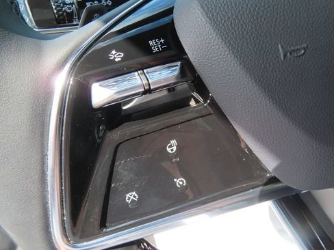 Used 2024 Cadillac Lyriq Sport AWD/4WD image 16