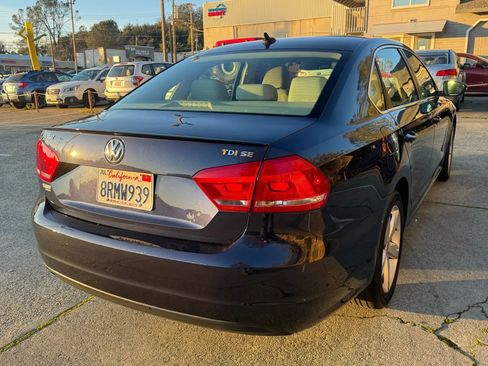 Used 2012 Volkswagen Passat TDI SE image 7