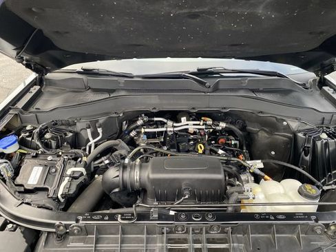 Certified 2022 Ford Explorer XLT w/ Equipment Group 202A image 36
