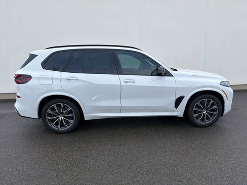Used 2026 BMW X5 M60i image 3
