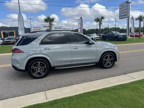 Used 2024 Mercedes-Benz GLE 450 4MATIC image 3
