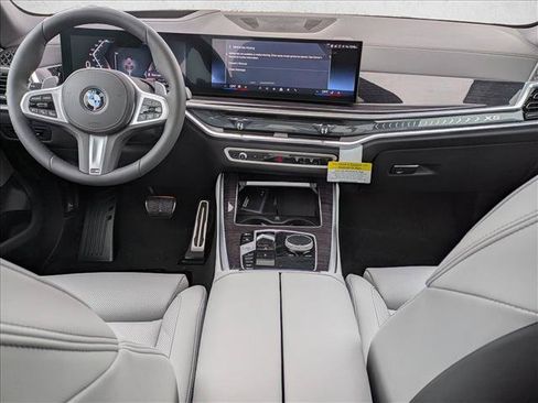 Used 2026 BMW X5 xDrive40i w/ M Sport Package AWD/4WD image 16