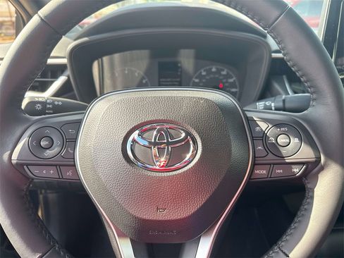 Used 2025 Toyota Corolla SE image 15