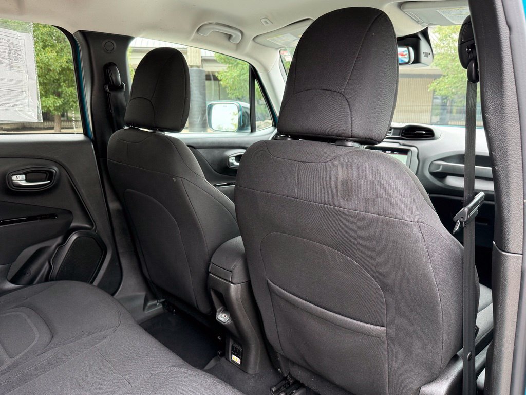 Used 2021 Jeep Renegade Latitude w/ Luxury Group I AWD/4WD image 16