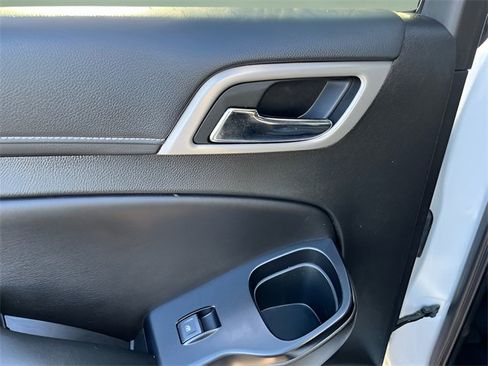 Used 2019 GMC Yukon XL Denali image 29