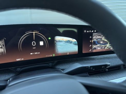 Used 2025 Lucid Air Touring image 24