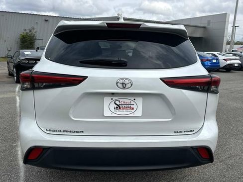 Used 2023 Toyota Highlander XLE image 4