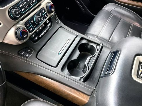 Used 2018 GMC Yukon XL Denali image 18