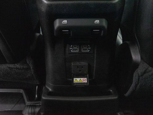 Used 2022 Jeep Wrangler Unlimited Sahara w/ LED Lighting Group AWD/4WD image 30