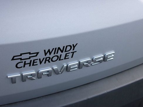 Used 2022 Chevrolet Traverse LS FWD image 28