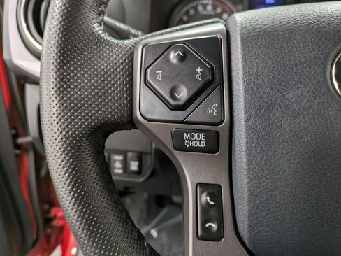 Used 2020 Toyota Tacoma TRD Sport AWD/4WD image 17