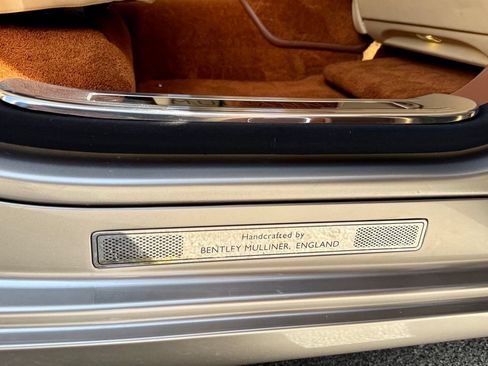 Used 2016 Bentley Mulsanne RWD image 46