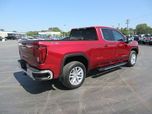 Used 2021 GMC Sierra 1500 SLE w/ X31 Off-Road Package AWD/4WD image 4