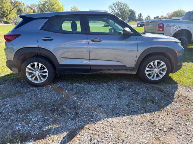 Used 2021 Chevrolet TrailBlazer LS FWD image 2