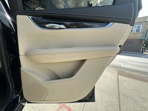 Used 2018 Cadillac XT5 AWD image 26