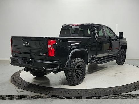 Used 2024 Chevrolet Silverado 2500 ZR2 w/ Technology Package AWD/4WD image 7