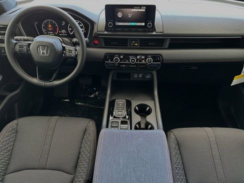 New 2025 Honda Pilot Sport image 12