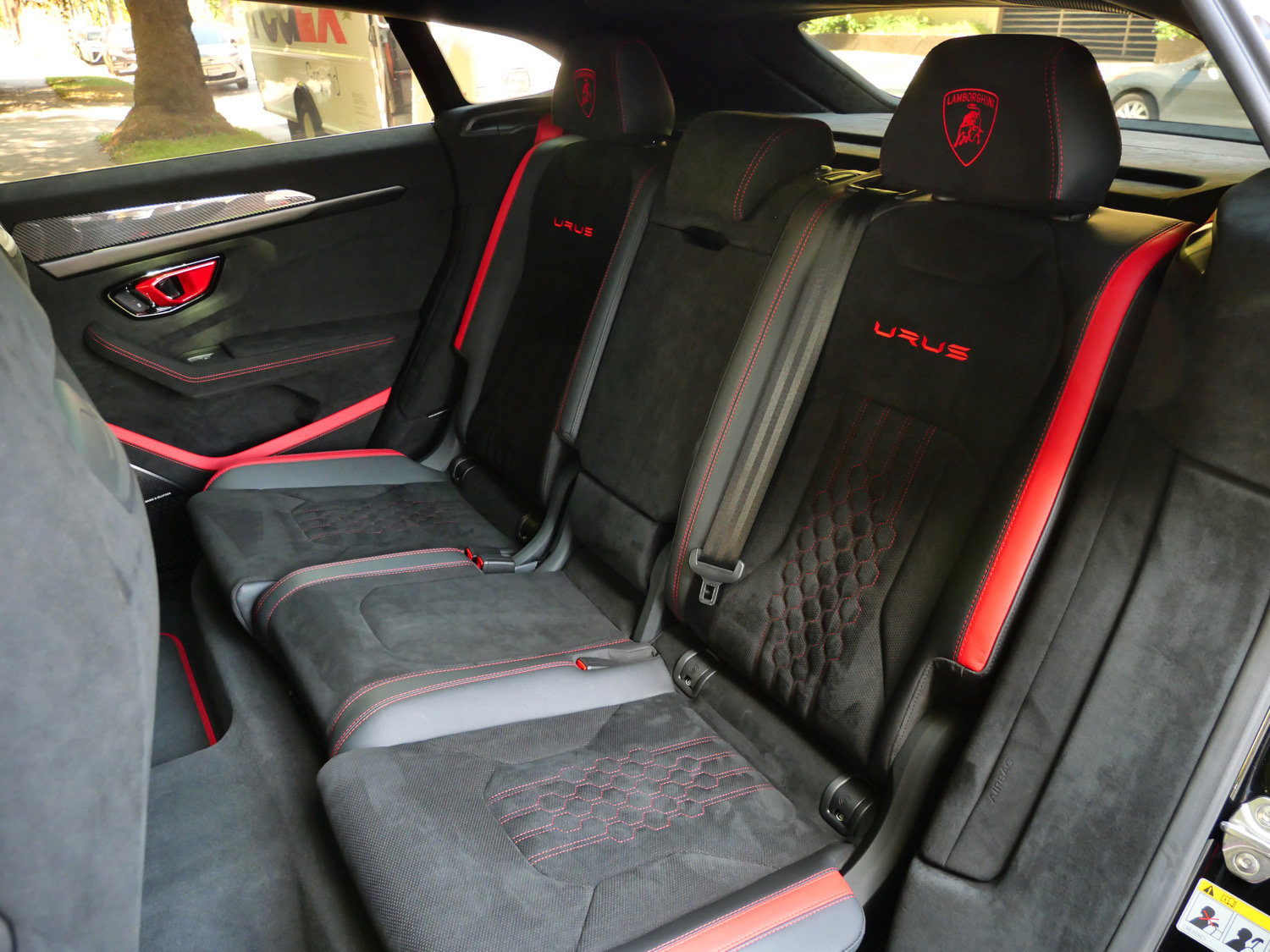 Used 2024 Lamborghini Urus Performante AWD/4WD image 6