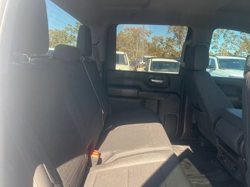 Used 2024 Chevrolet Silverado 2500 Custom w/ Custom Convenience Package image 8