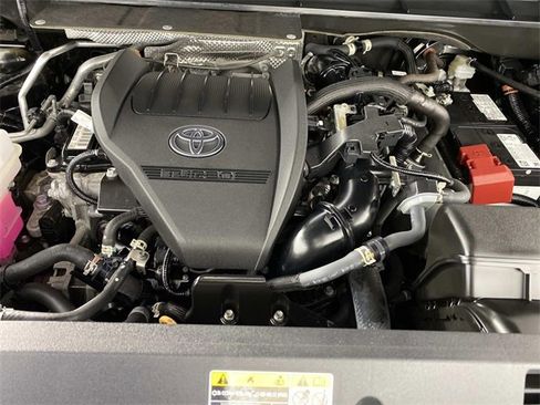 Used 2023 Toyota Highlander XLE image 33