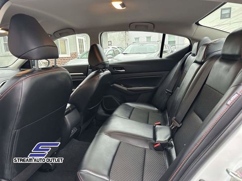 Used 2025 Nissan Altima 2.5 SR image 11