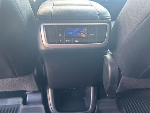 Used 2017 Toyota Highlander LE FWD image 14