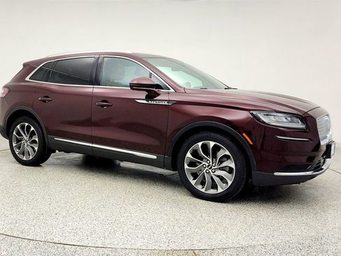 Used 2022 Lincoln Nautilus Reserve w/ Luxury Package image 3