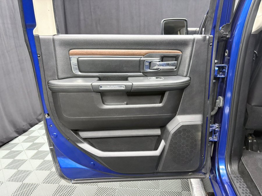 Used 2015 RAM 1500 Laramie w/ Convenience Group AWD/4WD image 25