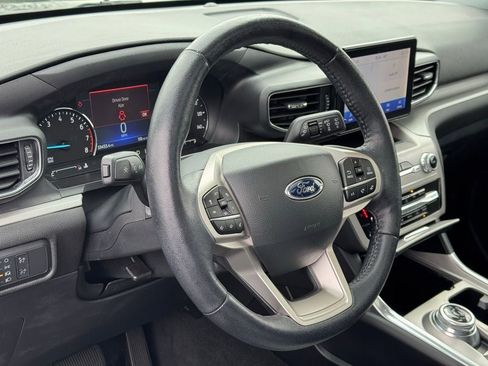 Certified 2022 Ford Explorer XLT w/ Equipment Group 202A image 25
