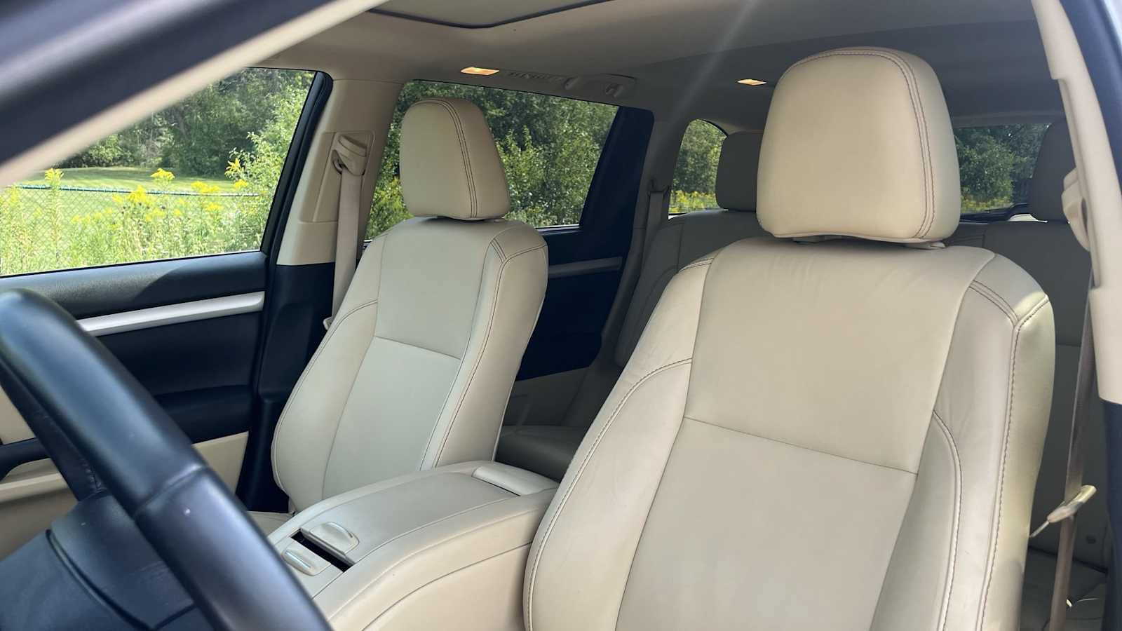 Used 2016 Toyota Highlander XLE w/ Protection Package #3 AWD/4WD image 28