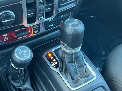 Certified 2025 Jeep Wrangler Unlimited Rubicon 4xe w/ Safety Group image 21