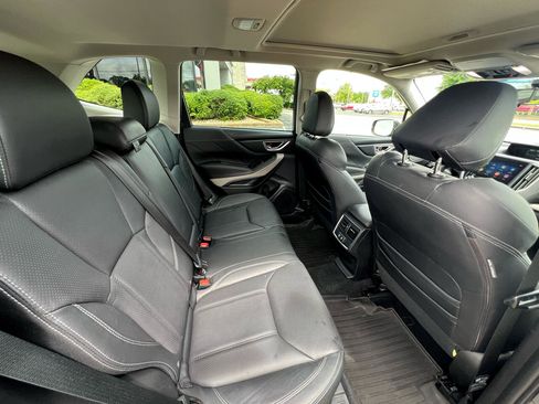 Used 2022 Subaru Forester Limited image 32