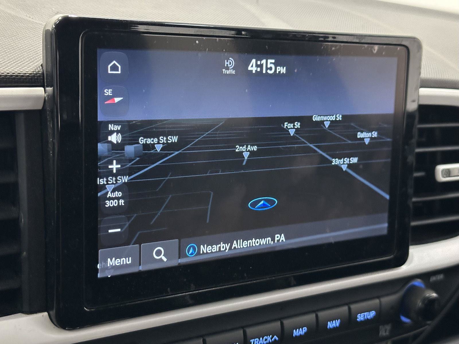 Used 2022 Hyundai Venue Limited FWD image 21
