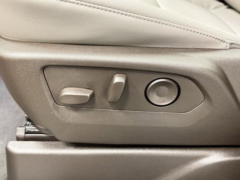 New 2026 Chevrolet Suburban Z71 image 26