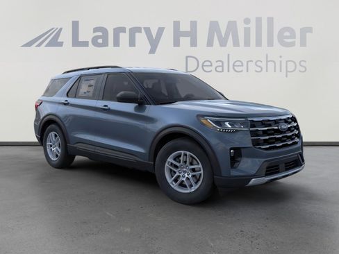 New 2026 Ford Explorer Active w/ Active Comfort Package image 7