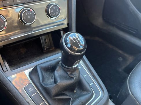 Used 2018 Volkswagen Golf Alltrack SE image 28