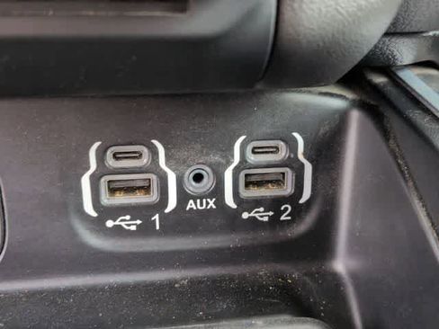 Used 2022 RAM 1500 Big Horn AWD/4WD image 32