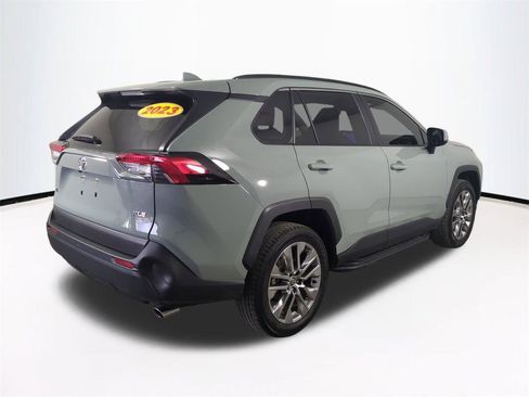 Used 2023 Toyota RAV4 XLE Premium image 5