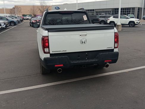 Used 2021 Honda Ridgeline Black Edition image 6