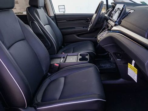 New 2026 Honda Odyssey Touring image 21