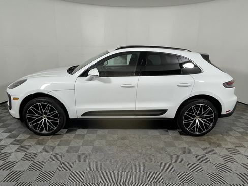 Certified 2026 Porsche Macan AWD/4WD image 2