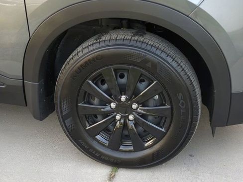 Used 2025 Nissan Kicks S FWD image 11