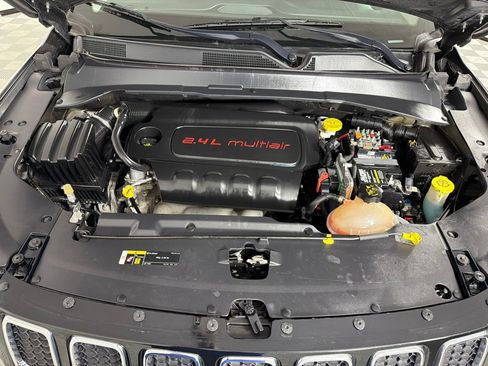 Used 2018 Jeep Compass Limited w/ Navigation Group image 28