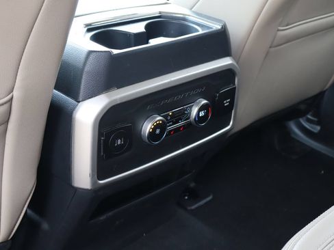 Used 2024 Ford Expedition Max Limited RWD image 19