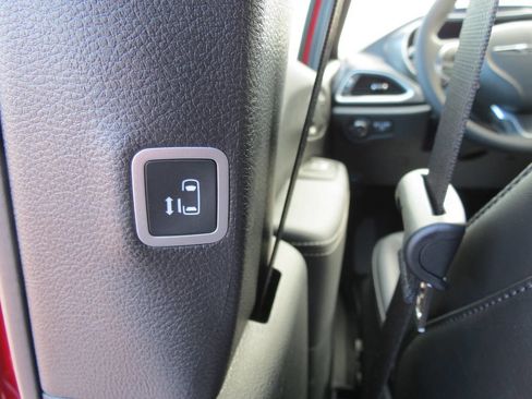 New 2026 Chrysler Pacifica Select image 27