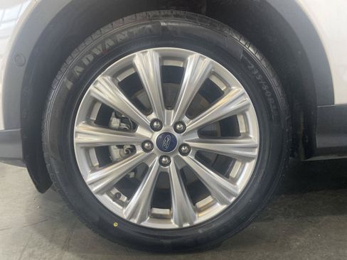 Used 2018 Ford Escape Titanium w/ Ford Safe & Smart Package AWD/4WD image 10