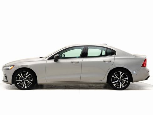 Used 2024 Volvo S60 B5 Plus image 27